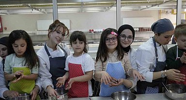 Gümüşhane'de anaokulu öğrencileri 23 Nisan'da aşçı oldu