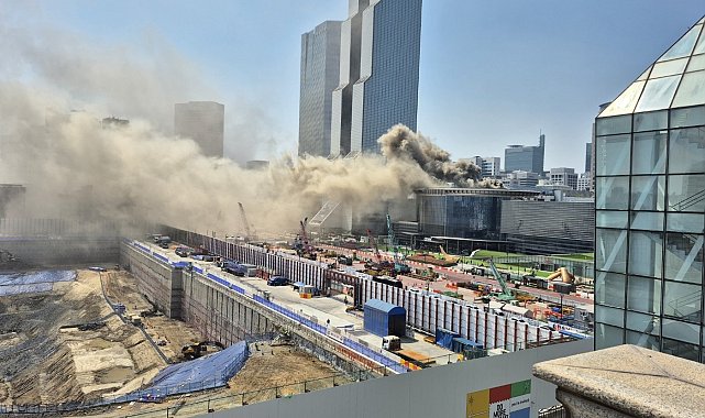 Güney Kore'de kongre merkezinde yangın paniği