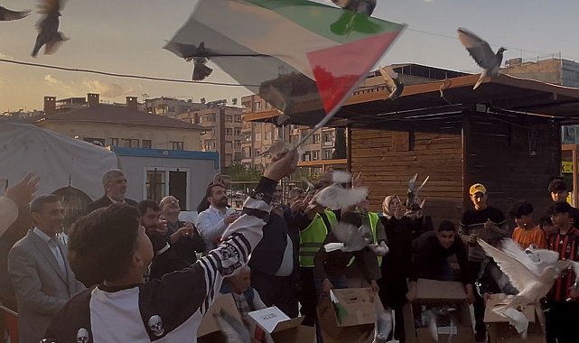 Güvercinler Filistin'in özgürlüğü için gökyüzüne bırakıldı
