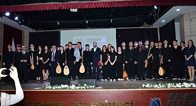 Güzel Sanatlar Lisesi öğretmen ve öğrencilerinden Neşet Ertaş konseri