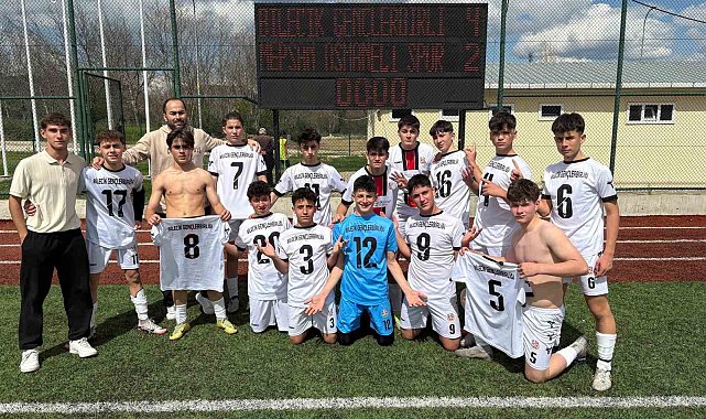 Hakem maça geç gelince maç 15 dakika geç başladı