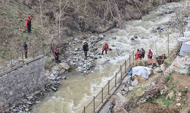 Hakkari'de 130 kişilik ekiple kayıp Feleknaz Keskin aranıyor