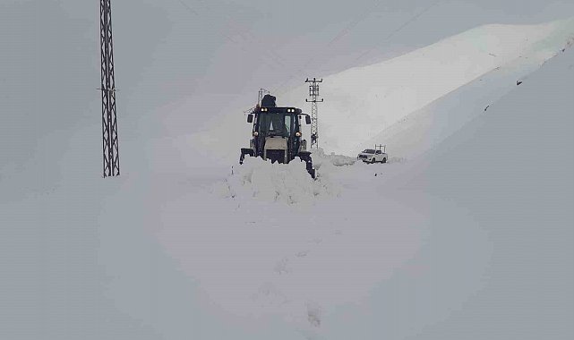 Hakkari'de 37 köy yolu ulaşıma kapandı