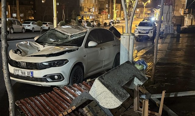 Hakkari'de fırtına nedeniyle 3 kişi yaralandı