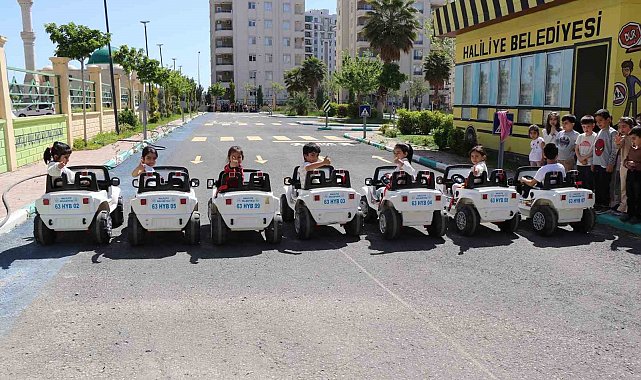 Haliliye'de minikler hem sürücü oldu hem kuralları öğrendi