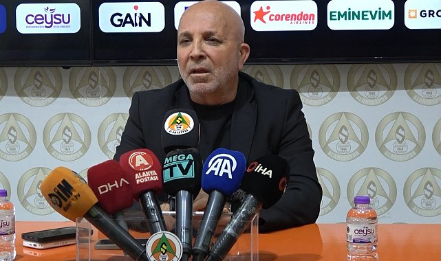 Hasan Çavuşoğlu: "Kümede kalabileceğimiz seviyeye kendimiz gelmeliyiz, başkasının ne yaptığı önemli değil''