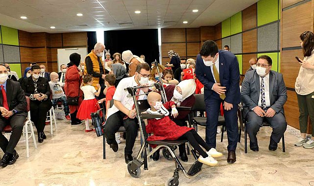 Hastanede tedavi gören çocuklar 23 Nisan'ı kutladı