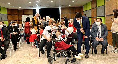Hastanede tedavi gören çocuklar 23 Nisan'ı kutladı