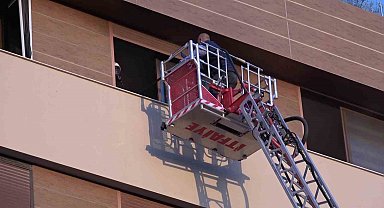 Hatay'da 5 katlı binada yangın