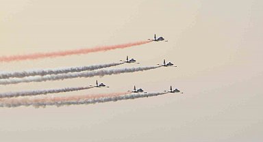 Hatay'da Türk Yıldızları'nın gösterisi hayran bıraktı