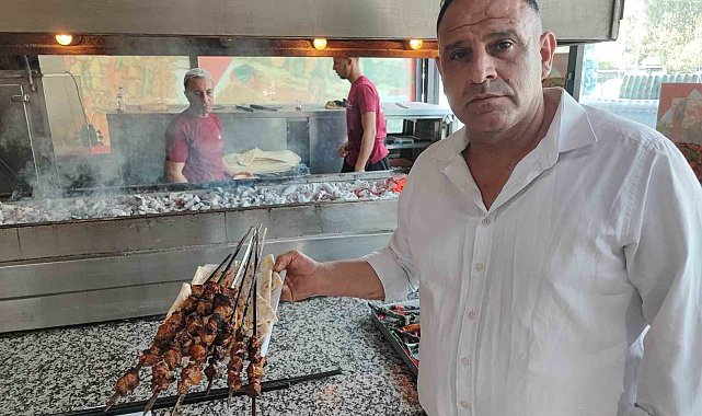 Hem yazar hem garson hem de gazi