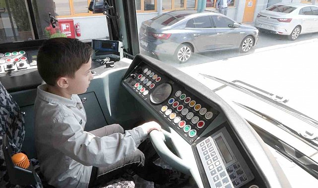 Herkes bir günlük makam isterken o vatman olmak istedi