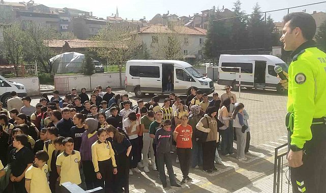 Hisarcık polisinden öğrencilere trafik güvenliği eğitimi