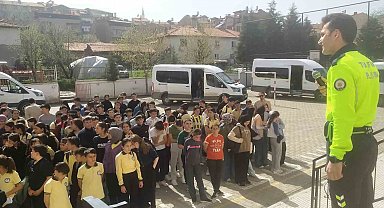 Hisarcık polisinden öğrencilere trafik güvenliği eğitimi