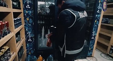 Iğdır'da 22 şişe sahte alkol ve 13 şişe kaçak alkol ele geçirildi