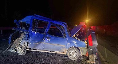 Iğdır'da Tır otomobile arkadan çarptı