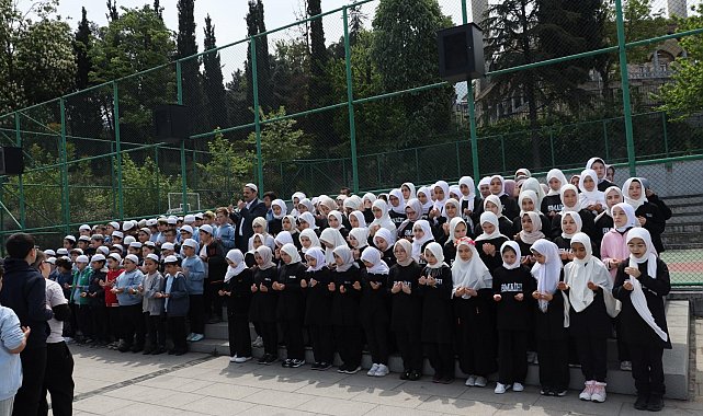İmam hatip lisesi öğrencilerinden hatim merasimi