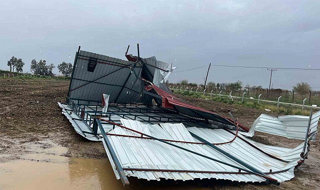 İncirliova'da fırtına etkili oldu
