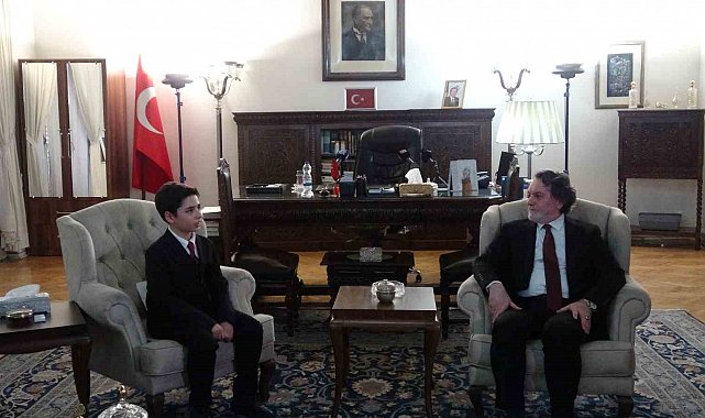 İran'da 23 Nisan Ulusal Egemenlik ve Çocuk Bayramı coşkuyla kutlandı