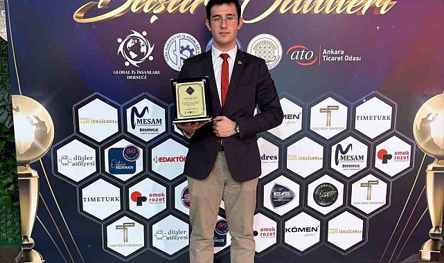 İş dünyasına desteklerinden dolayı İHA'ya plaket