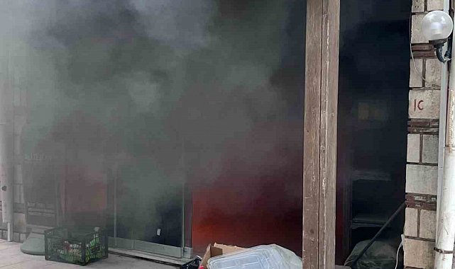 İş hanındaki yangın büyümeden söndürüldü