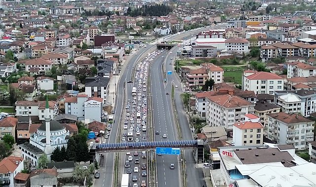 Işıklı kavşaklara bayram düzenlemesi