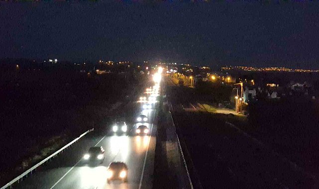 İstanbul-Tekirdağ yolunda deprem sonrası araç yoğunluğu