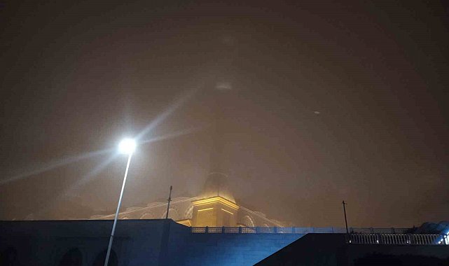 İstanbul'da gece saatlerinde sis etkili oldu