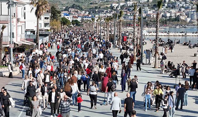 İstanbullular, Ramazan Bayramı'nda Büyükçekmece sahillerine akın etti