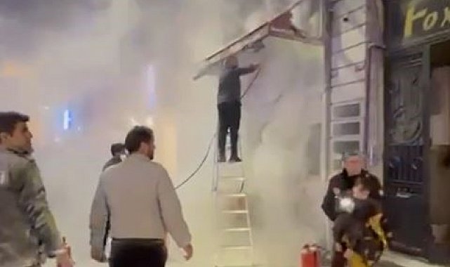 İstiklal Caddesi'nde korkutan yangın