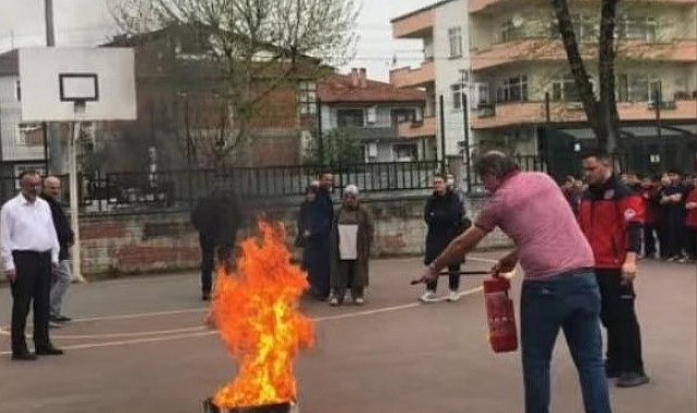 İtfaiyeden 4 günde 750 kişiye yangın tahliye tatbikatı