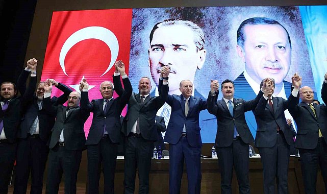 İYİ Parti'den istifa eden iki belediye başkanı AK Parti'ye geçti