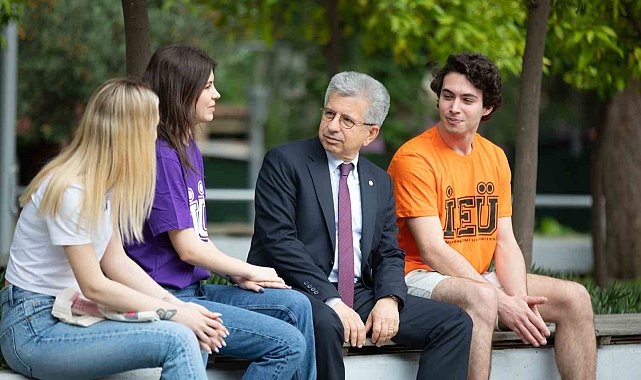 İzmir Ekonomili gençlere 'hibe' yağdı