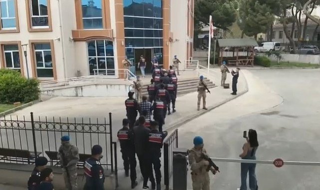 İzmir'de jandarmadan nefes kesen operasyon: Silahlı suç örgütü çökertildi