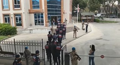 İzmir'de jandarmadan nefes kesen operasyon: Silahlı suç örgütü çökertildi