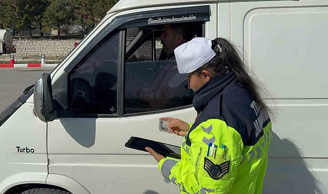 Jandarma bayram tatilinde çayrokopter ile denetimlerini aralıksız sürdürdü