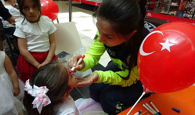 Jandarma ekiplerinden çocuklara sürpriz