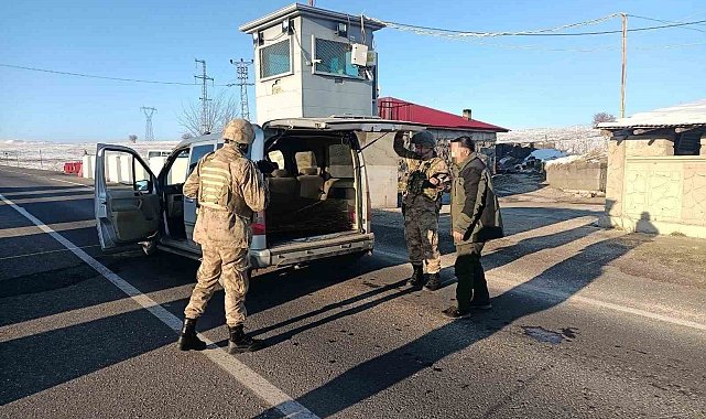 Jandarma göçmen kaçakçılığına geçit vermiyor