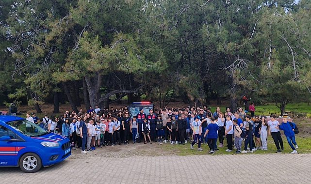 Jandarma personeli öğrencileri bilgilendirdi