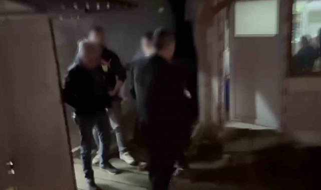 Jandarmadan horoz dövüşü yapılan mekana film gibi baskın: Saniye saniye kaydedildi