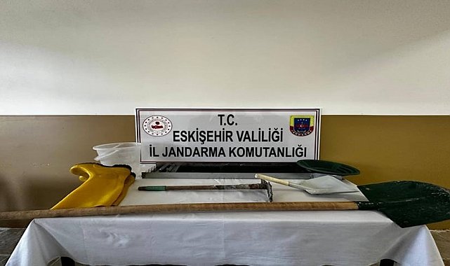 Kaçak kazı yapan şüpheliyi jandarma suçüstü yakaladı