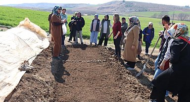 Kadın çiftçilerle sebze fidesi yetiştirme kursu düzenlendi