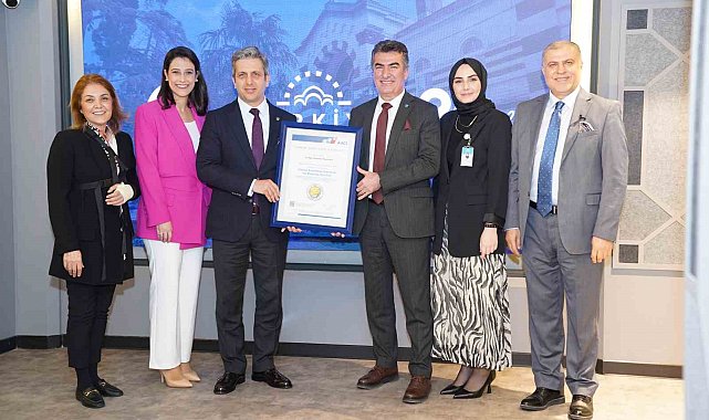 Kadın Doğum Mükemmeliyet Merkezi Sertifikası Türkiye'de ilk kez Türkiye Hastanesi'ne verildi