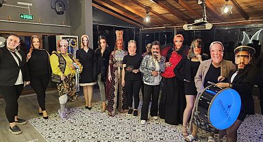 Kadınların maskeli ünlüler gecesinde ortaya renkli görüntüler çıktı