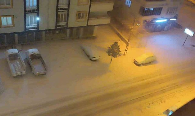 Kahramanmaraş'ın ilçelerinde nisan ayında kar çilesi