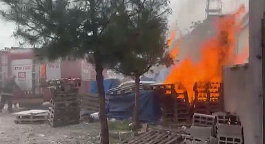 Kahramanmaraş'ta iş yeri yangını