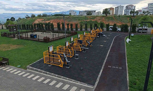Kahramanmaraş'ta yeşil alanlara spor ekipmanları yerleştirildi