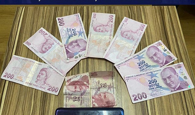 Kapkaç anları kamerada: 2 şüpheli sabah olmadan yakalandı