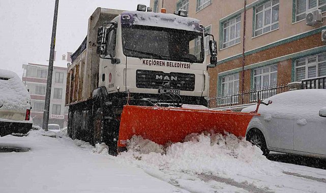 Kar yere düştü ekipler sahaya indi