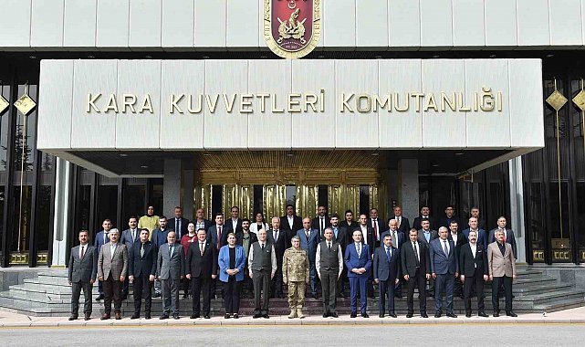 Kara Kuvvetleri Komutanı Doğu ve Güneydoğu'dan gelen şehit ve gazi yakınlarını ağırladı